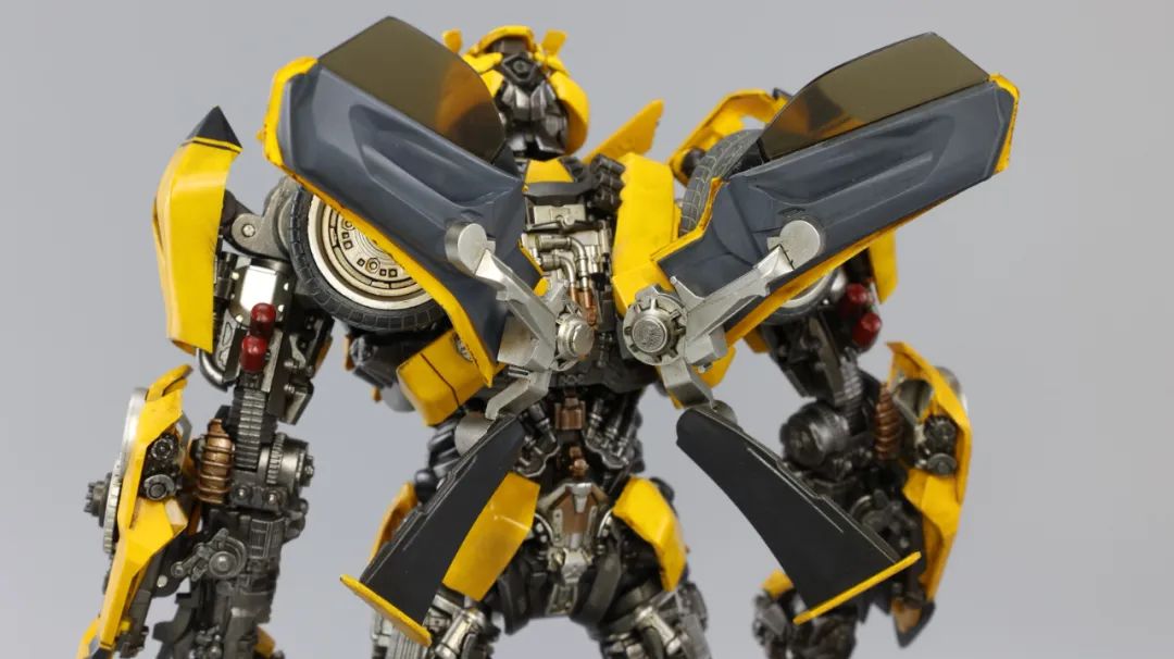 变形金刚5大黄蜂新款,大黄蜂变形金刚5测评