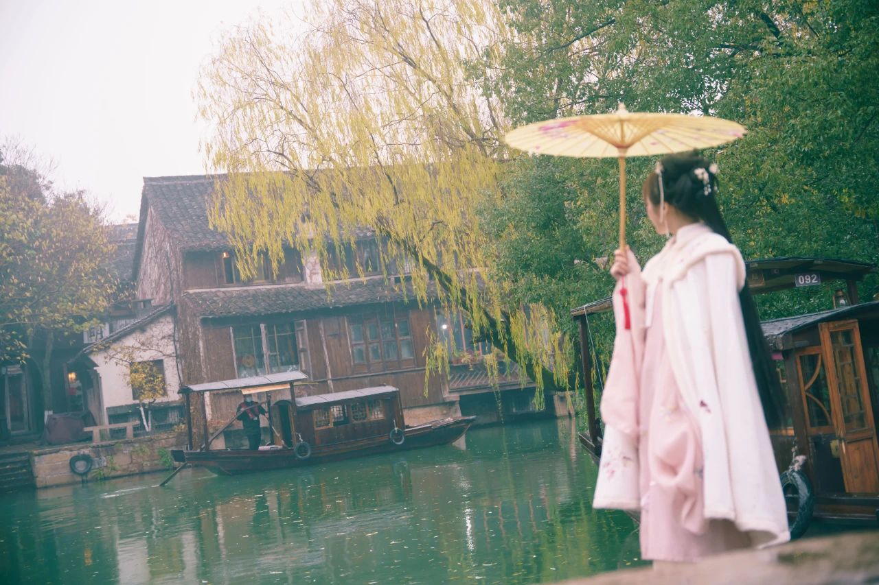 100句爱情诗词字字有爱句句深情,爱情诗词唯美短句