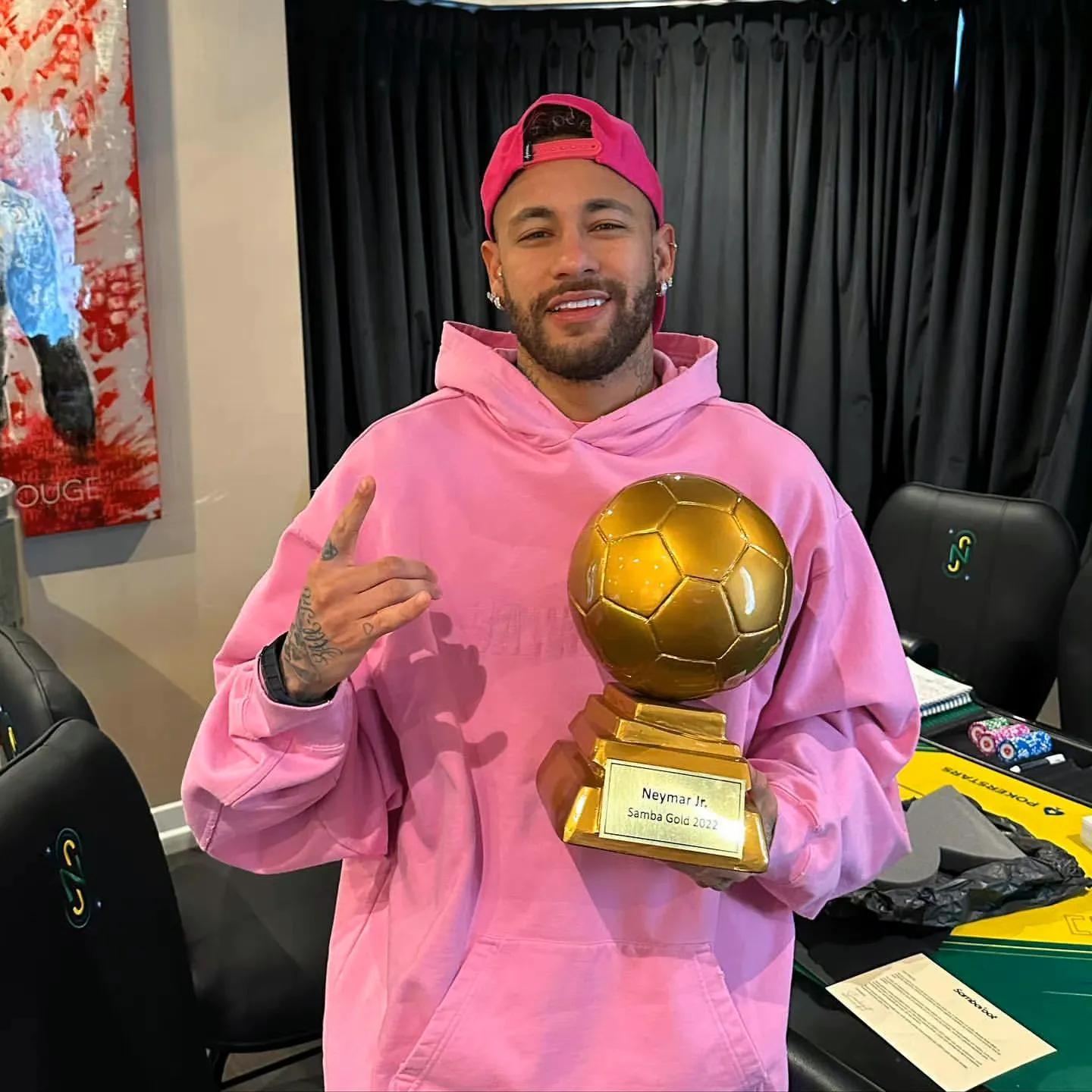 粉嫩马儿！恭喜马儿第六次获得桑巴金球奖！你内更新31岁第一练