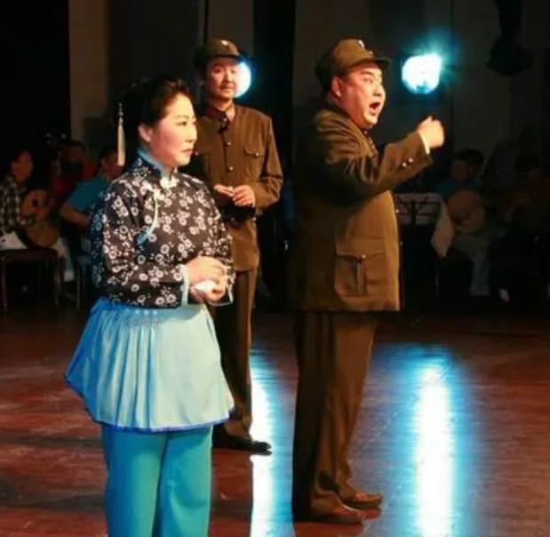 从经典走向世俗，探析小说《沙家浜》的大众传播性