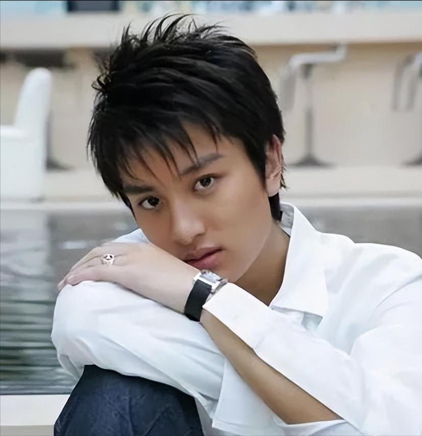 生活过得去头顶带点绿下一句,生活过得去头上带绿的句子