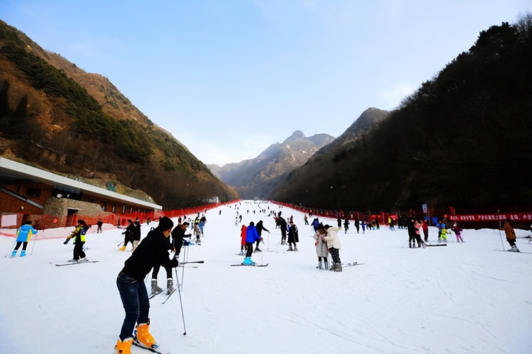 西安一年四季都能练滑雪的地方,西安哪个滑雪场适合嬉雪
