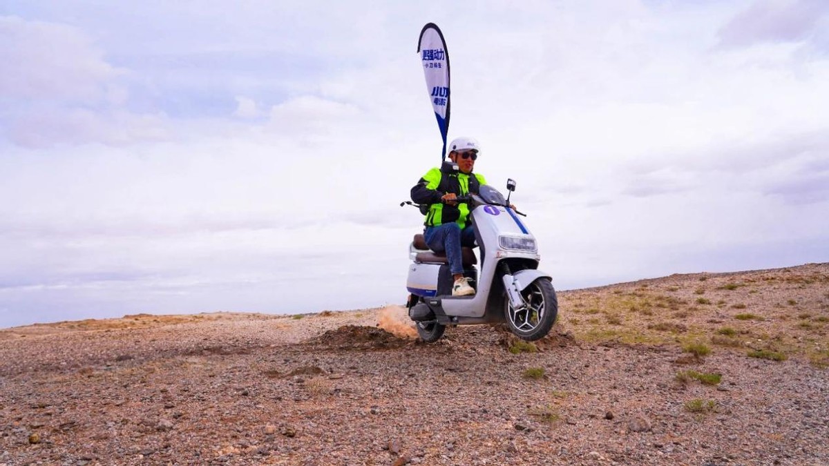 新日雅迪小刀电动车哪个好,小刀与新日电动车哪个更好