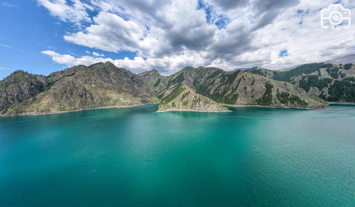 天山天池风景区里西王母瑶池,天山博格达峰下的天池介绍