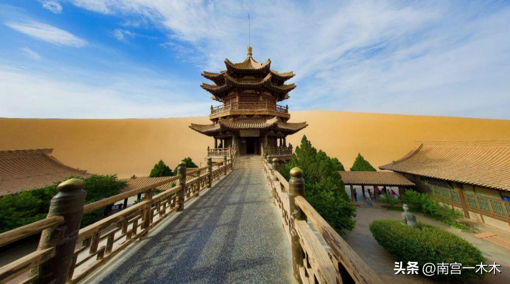 为了一个沙漠“小池塘”，投资47亿，还年年送水续命18年，值吗？