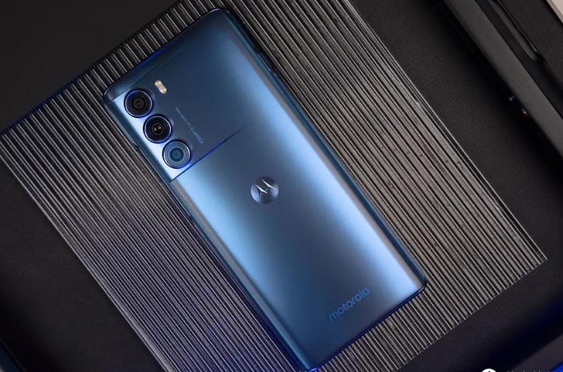 年底性价比最高的旗舰手机,2018最具性价比的手机是哪几款