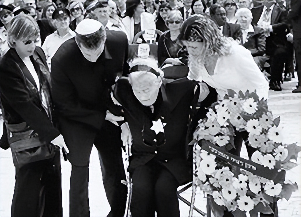 日韩对待中国游客外媒,入境日韩遭歧视反制措施