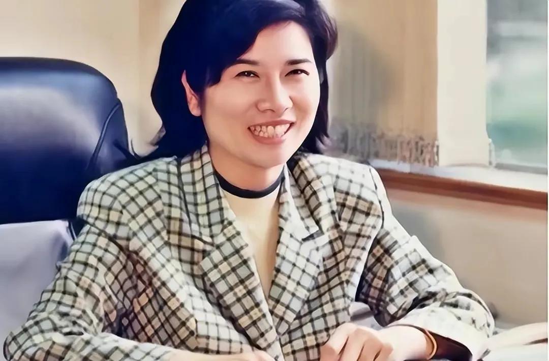 董明珠多少岁丧夫,董明珠30岁丧夫