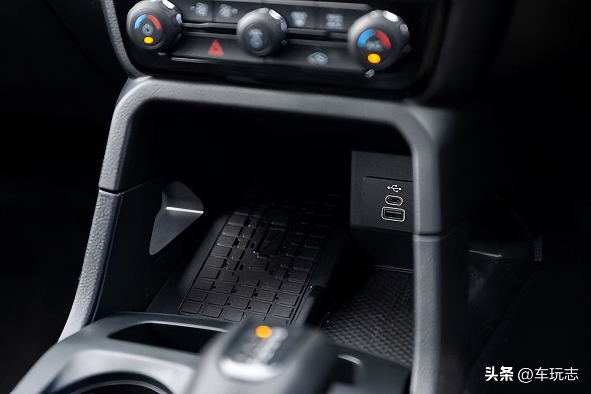 everest福特撼路者2023尺寸,福特全新撼路者海外试驾