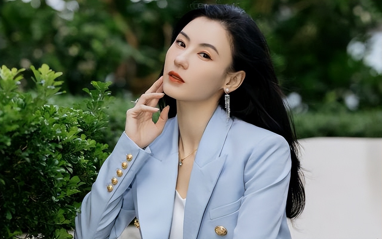 黑长直张柏芝,张柏芝复古发型图片欣赏