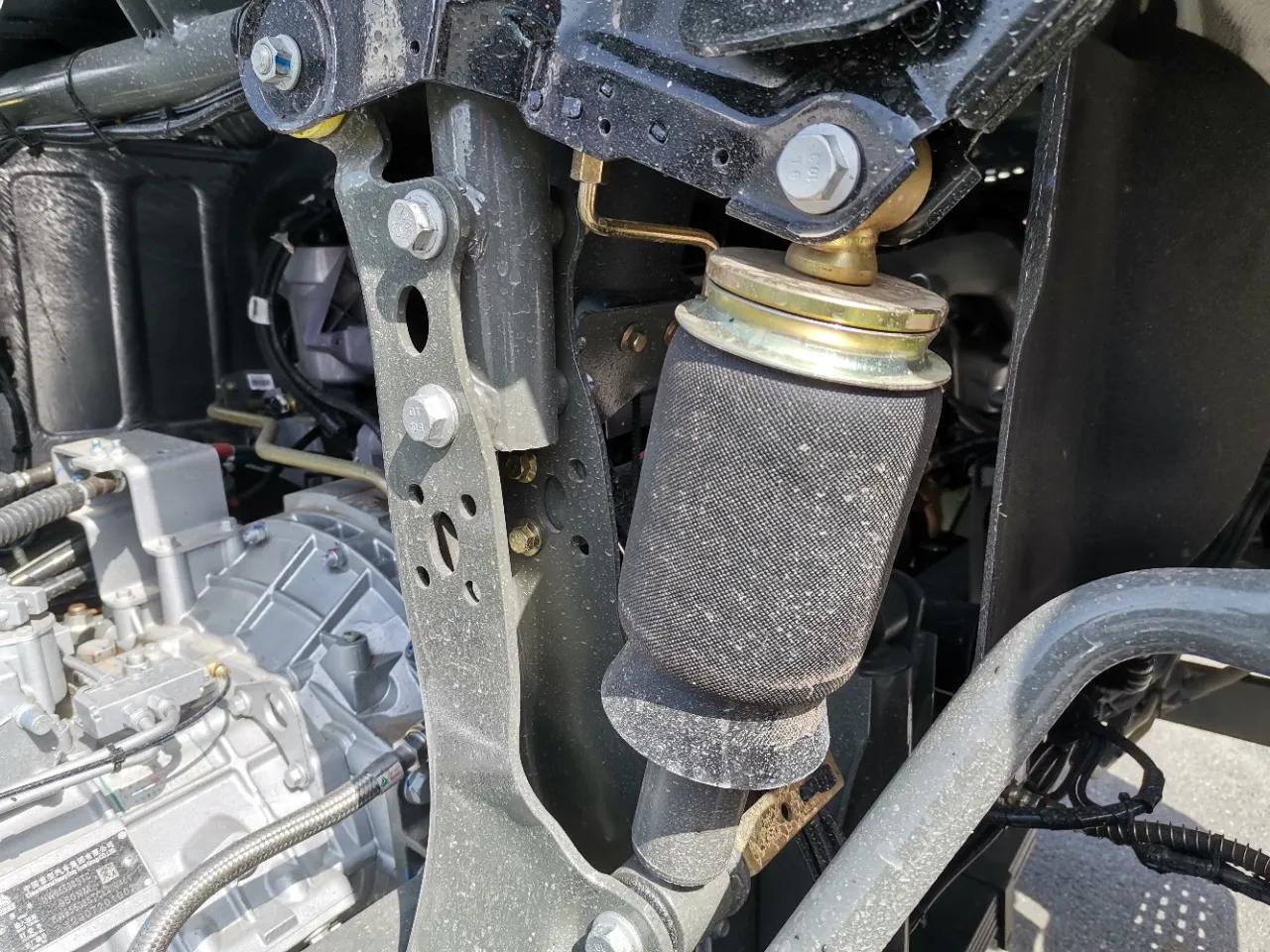 豪瀚6.8米冷藏车,重汽6.8米高顶冷藏车