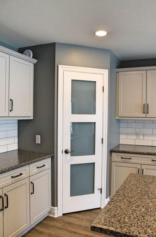 干装修的亲戚告诉我，厨房采用房中房收纳可翻番，可以安排上！