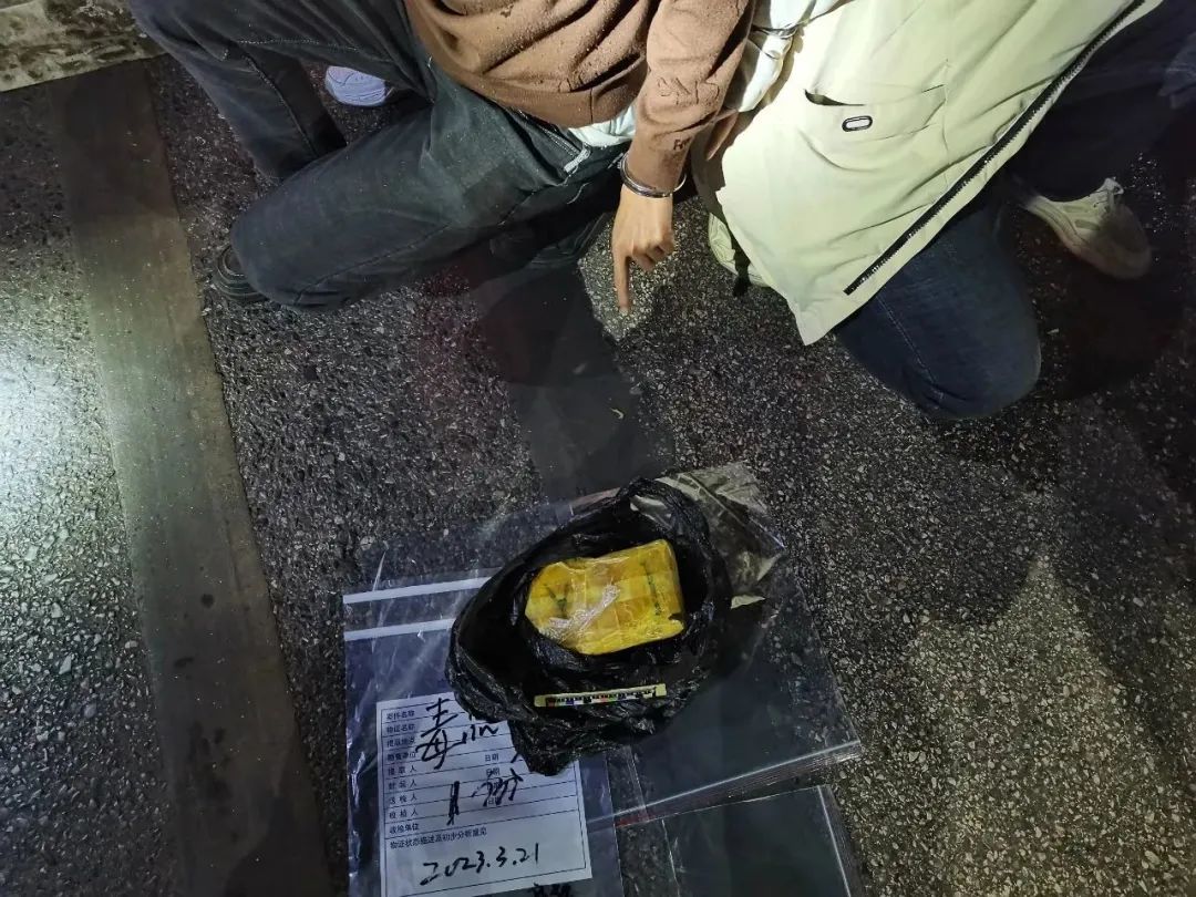 红塔警方捣毁一聚众赌博窝点,红塔警方抓获制毒团伙