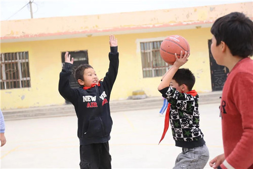 为中国足球梦想助力,为农村孩子筑梦爱心公益活动