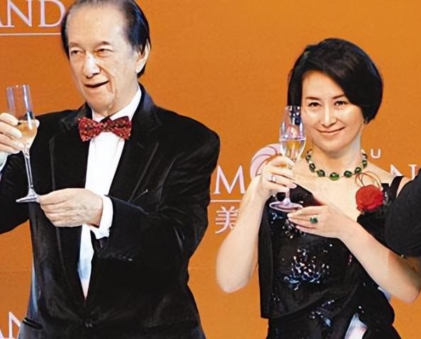 何超琼许晋亨门当户对,陈百强与何超琼门当户对