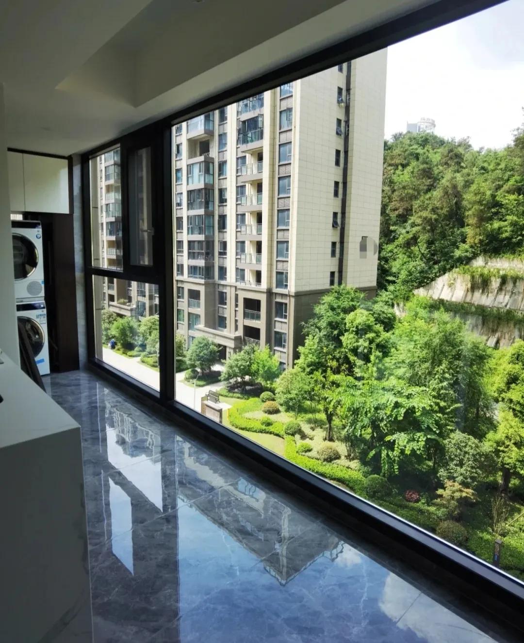 买房子都要装落地窗吗,现在房子为啥不让做落地窗了