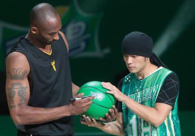 周杰伦新鞋,周杰伦回归见证