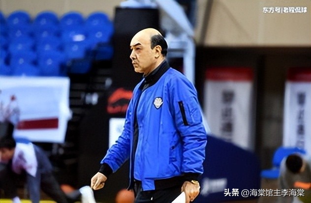 CBA中职篮六大唯美帅气秃头明星网友评出马布里排在第一位。