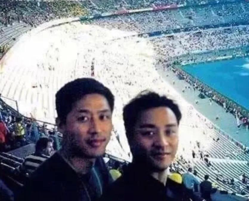 张国荣陈凯歌梅艳芳巩俐合照,张国荣梅艳芳巩俐首映礼