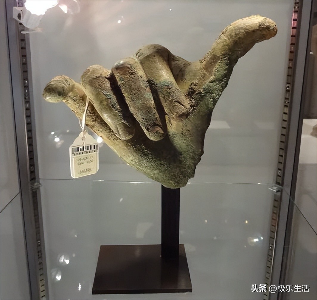 孰真孰假，40个看上去像现代仿制品的*物文**