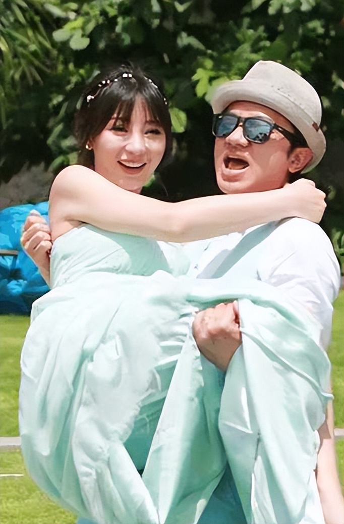 柳岩水蜜桃西装,柳岩水蜜桃礼服