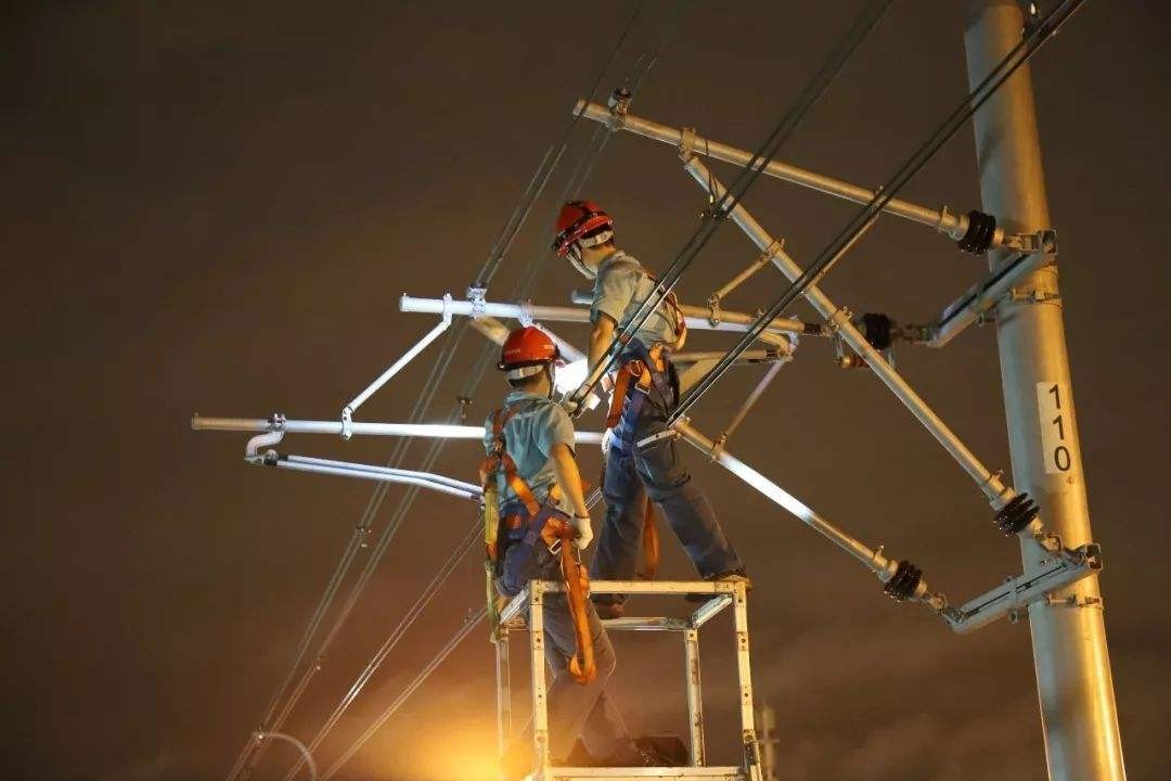 杭州地铁司机综合年薪,地铁调度员合同工年薪多少钱