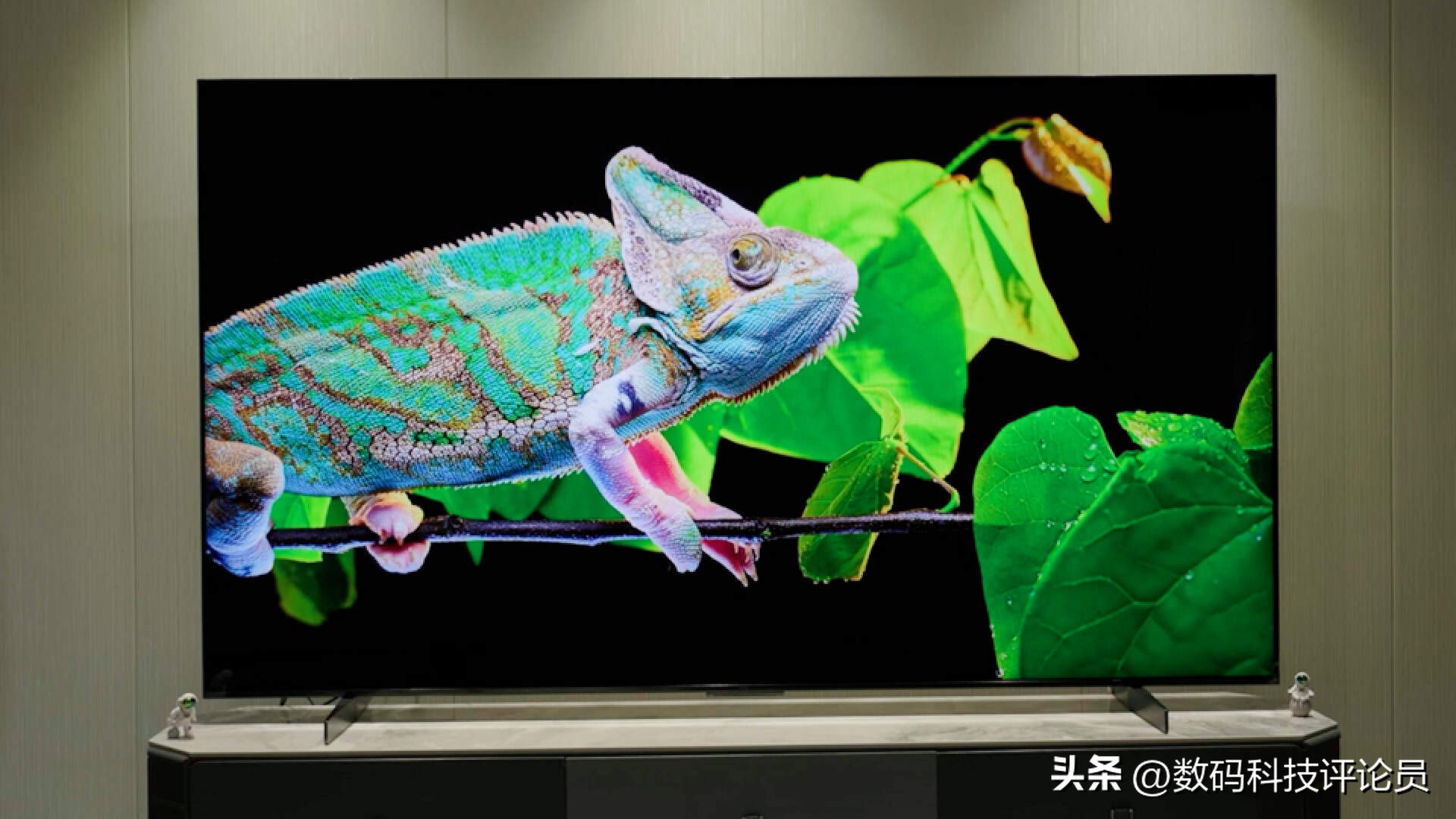 全球首发5000nits+5184分区！TCLX11G体验评测：2023真画质天花板