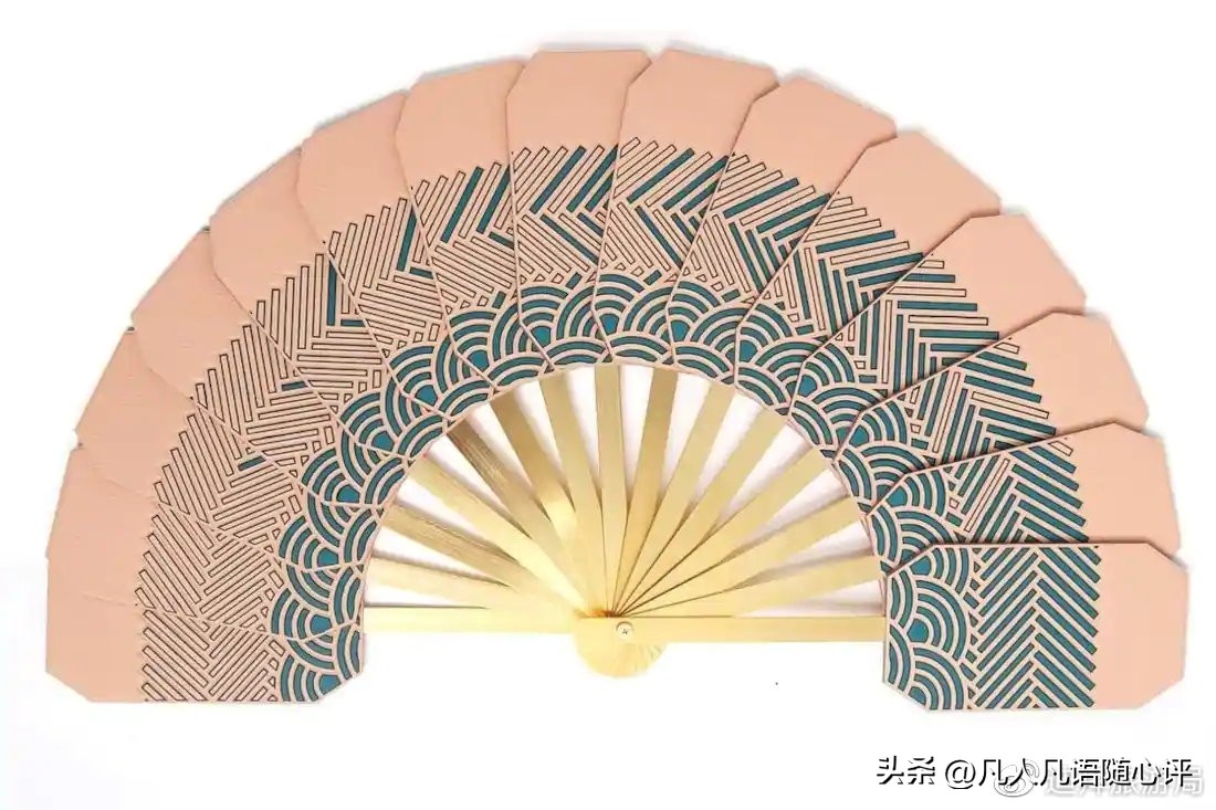 展开迪拜的这把“东方折扇”