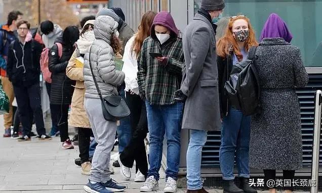 周五酒吧照常爆满!本周末新增2,900个临时疫苗接种点