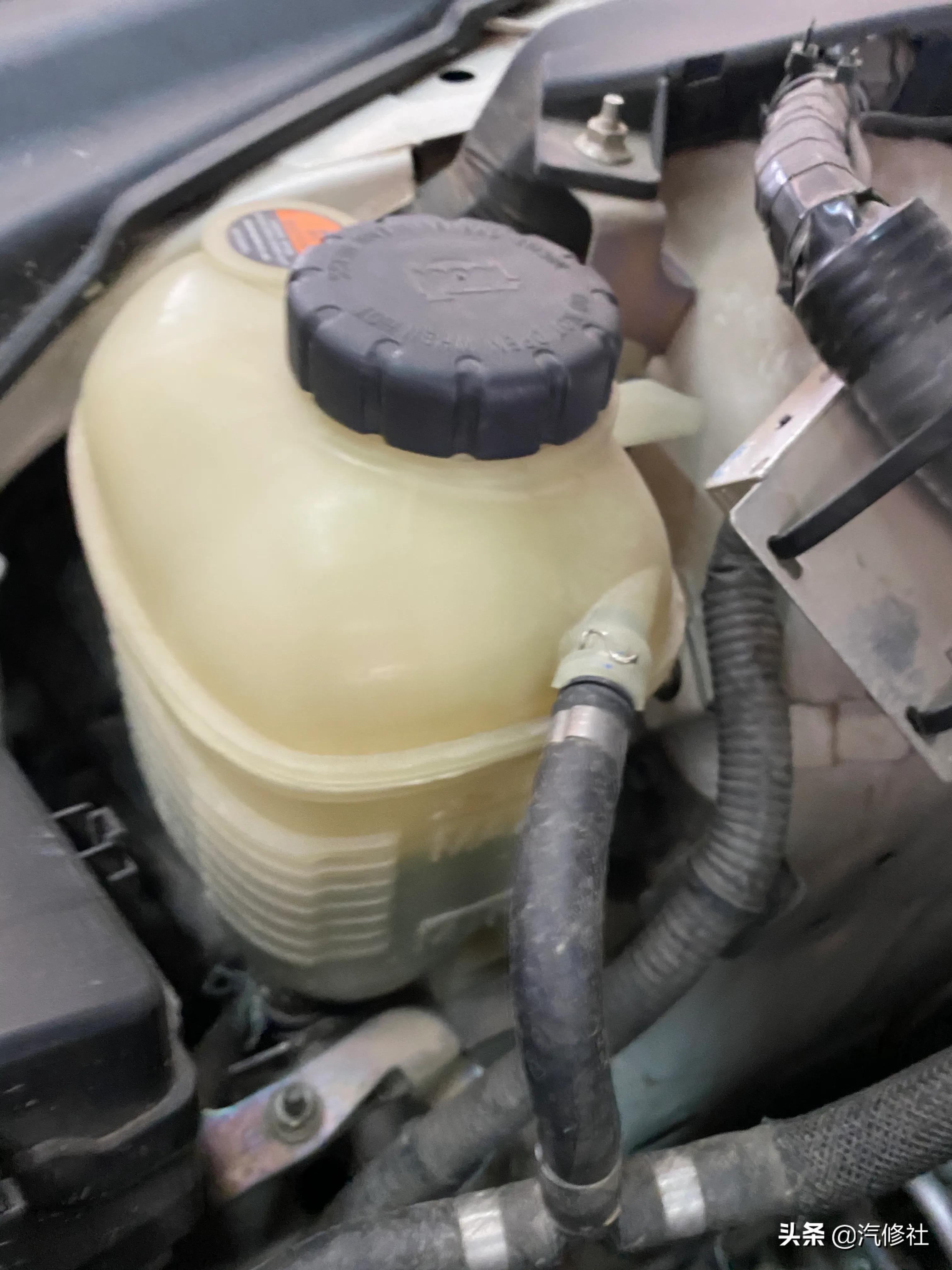 小车发动机冷却液有必要换吗,汽车发动机冷却液不停减少