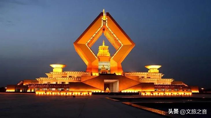 美女必跑贵妃梁，硬汉得吃擀面皮，小编带你去看最“野”的河山