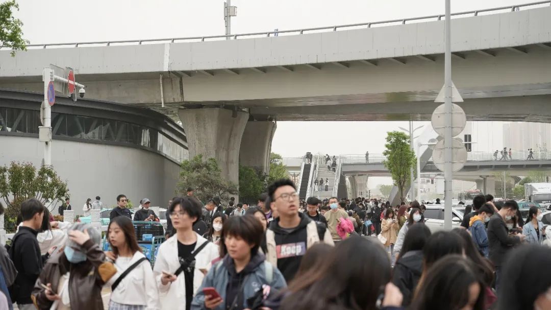 淄博为荣耀而战,为淄博荣誉而战烧烤店老板