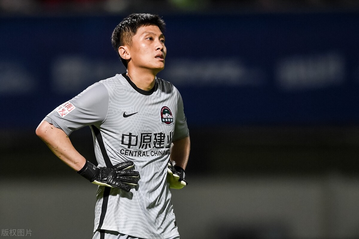 央视点评哈维尔,央视报道中国球迷去看球