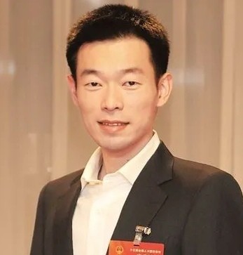 重庆小伙放弃月薪16万,耶鲁学霸放弃6位数年薪回乡