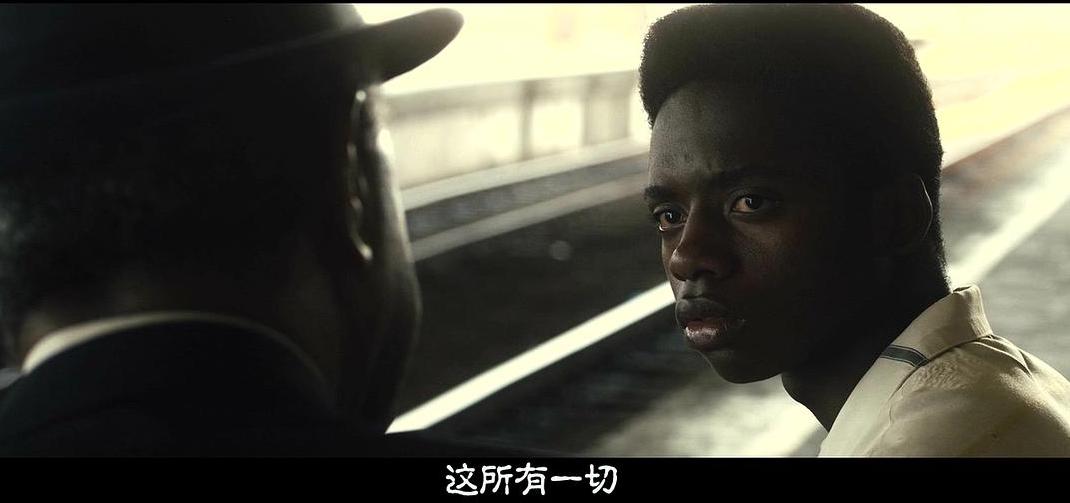 从光脚踢布条缠成的足球到成为球王，我用这部7.7分的电影缅怀他