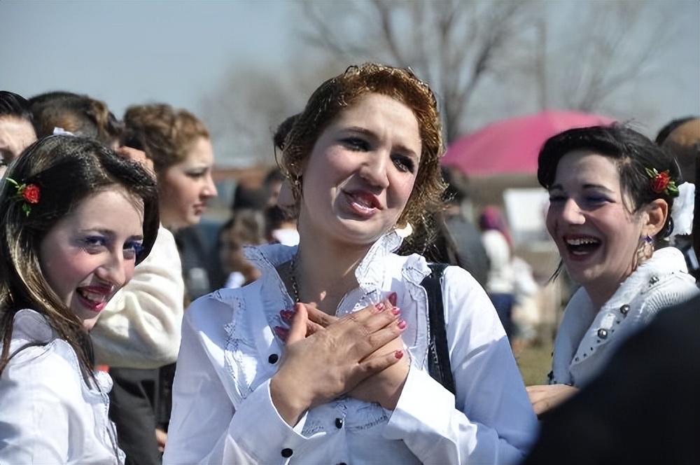 保加利亚有多开放？“新娘集市”引人羡慕，花2万就可以买个老婆