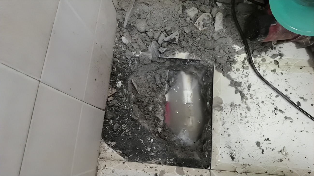 卫生间漏水怎么准确找到漏水点,卫生间漏水怎么判断是楼上漏水