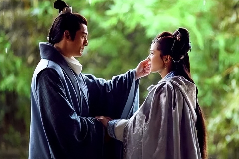 伸舌头、嘴亲肿，“中老年”演员吻戏不忍直视，一个比一个辣眼睛