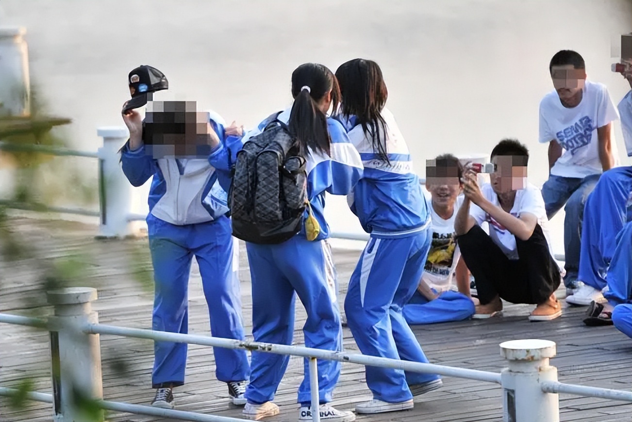 青少年自卑的解决方法,青少年有自卑感怎么疏导