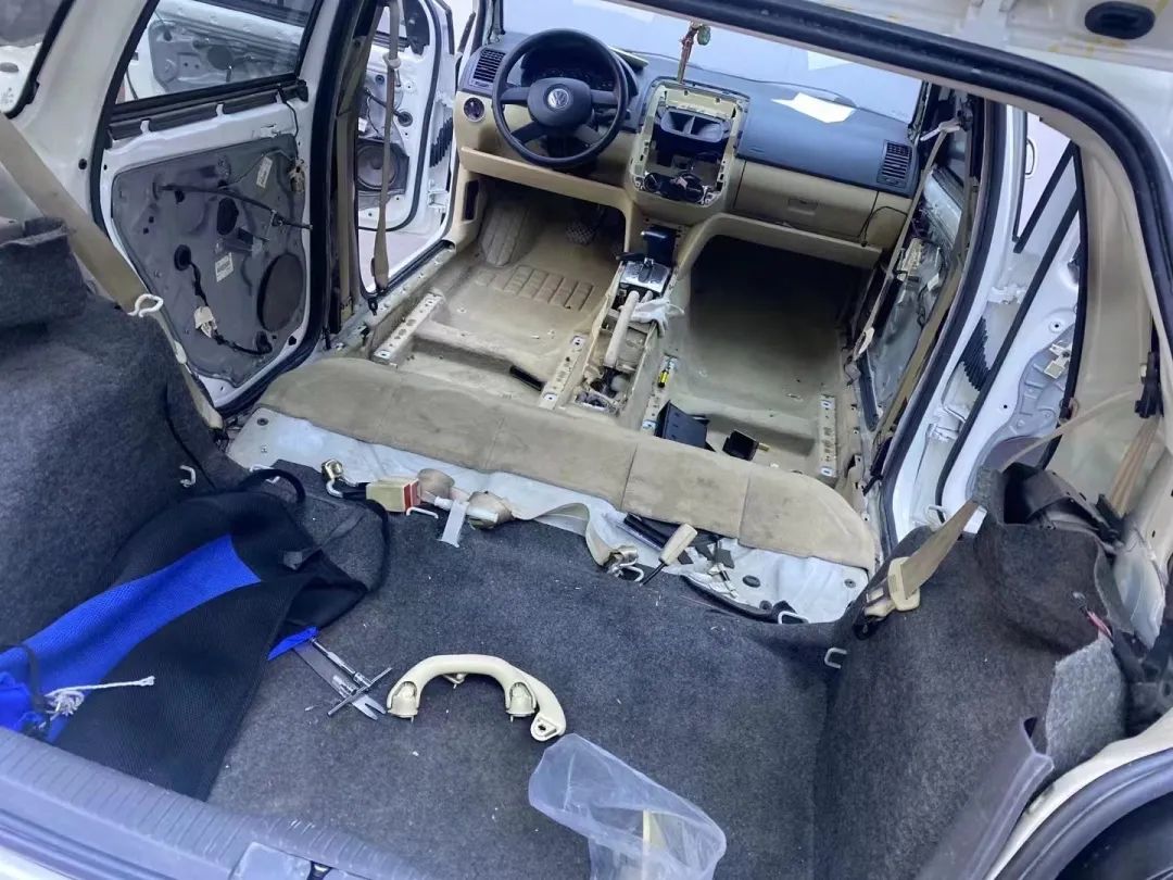 老款大众polo拆解内饰全过程,旧polo翻新视频