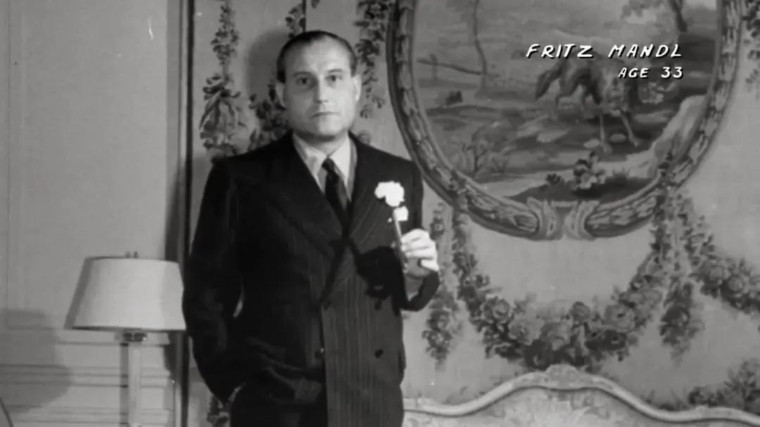 她是全球第一个全裸出镜的美女*星艳**,更是Wi-Fi之母、二战功臣