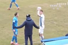 男足战术笑死对手,中国男足爆笑名场面握手