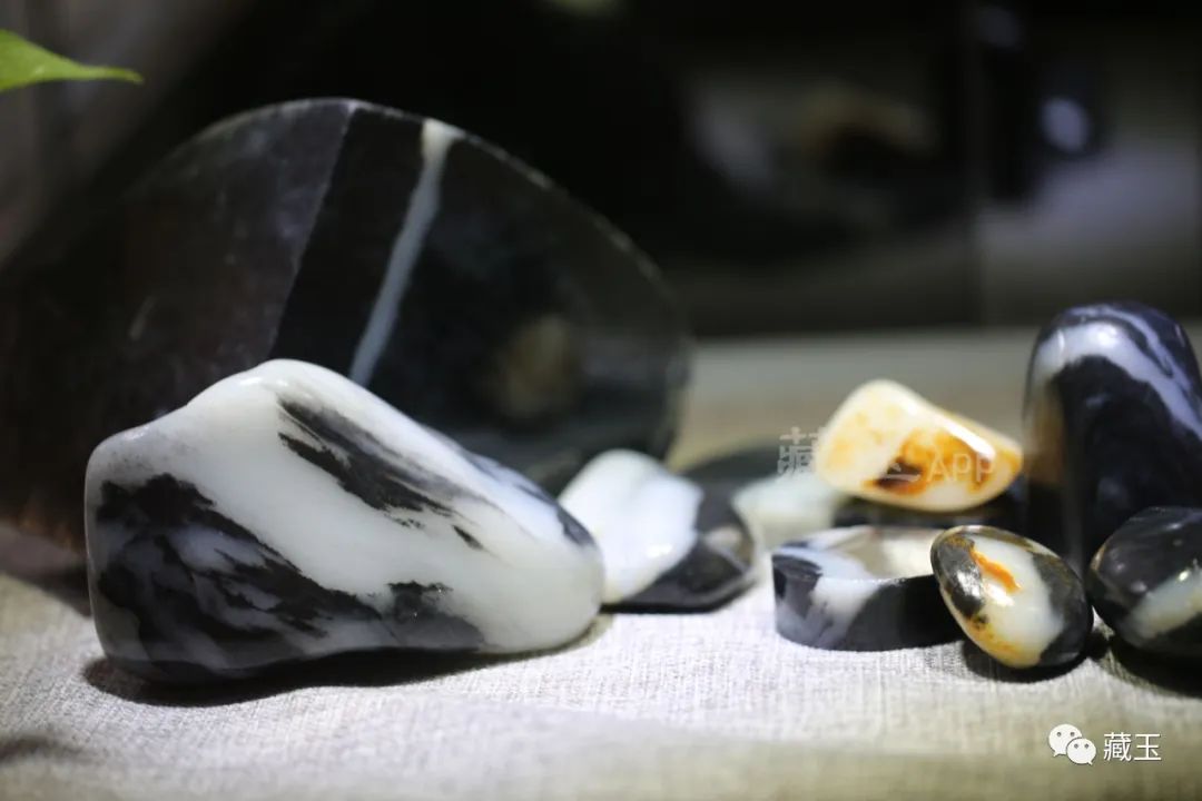 为什么有的和田玉青花特别便宜,和田玉青花什么样的价格高