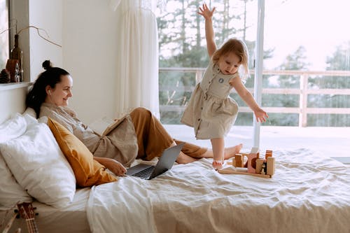 3岁孩子和母亲分开会怎样,孩子跟妈妈分开哭得好伤心