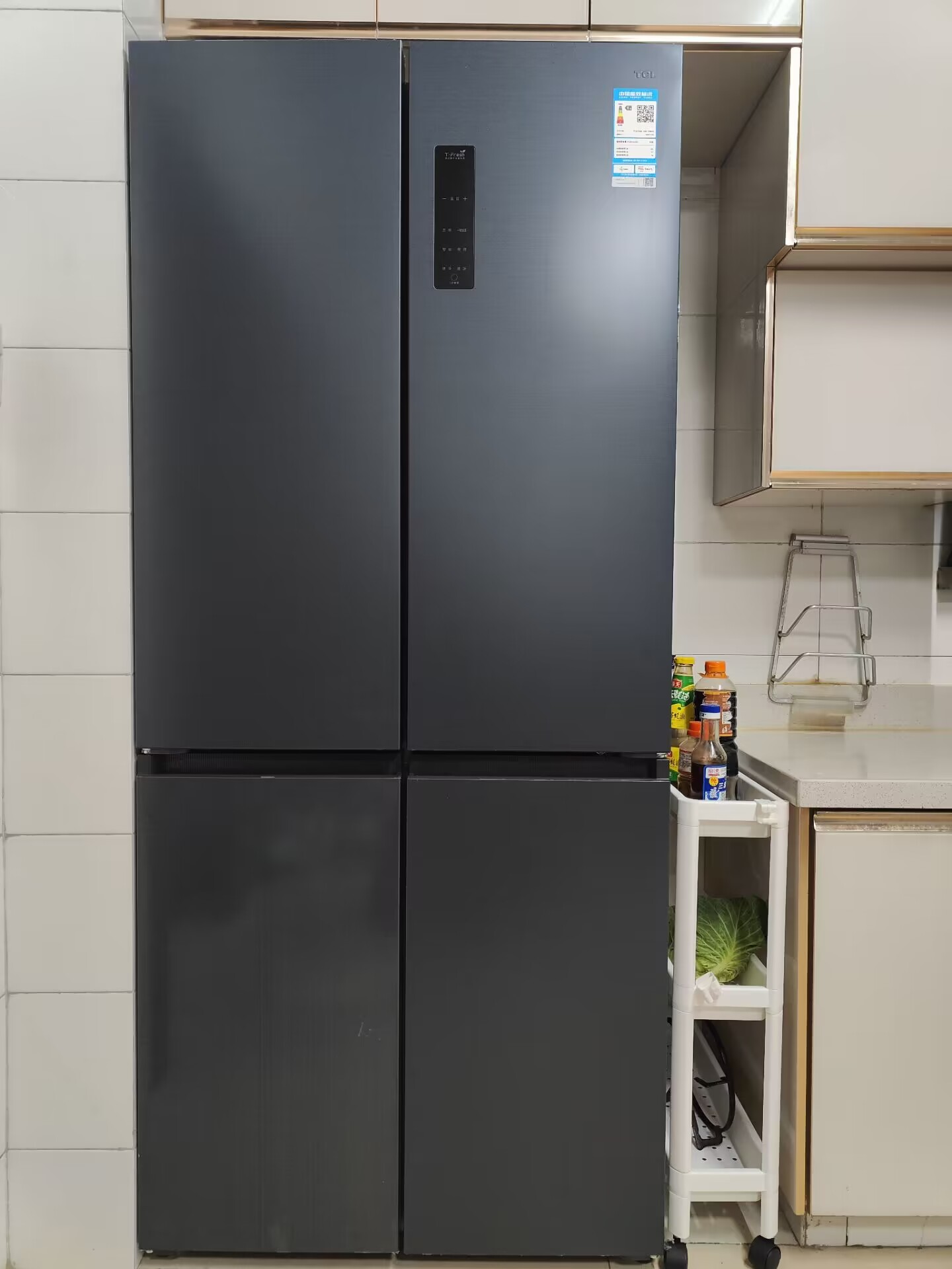 tcl超薄零嵌系列冰箱获奖上市当天,成都tclt9冰箱