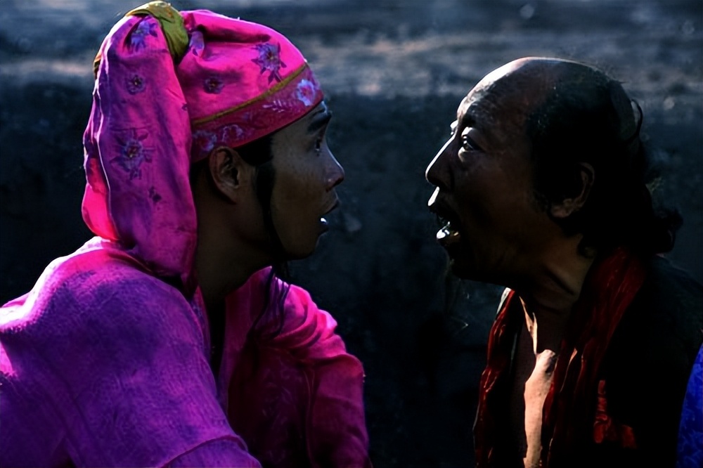 张艺谋三枪完整视频,张艺谋三枪剧本