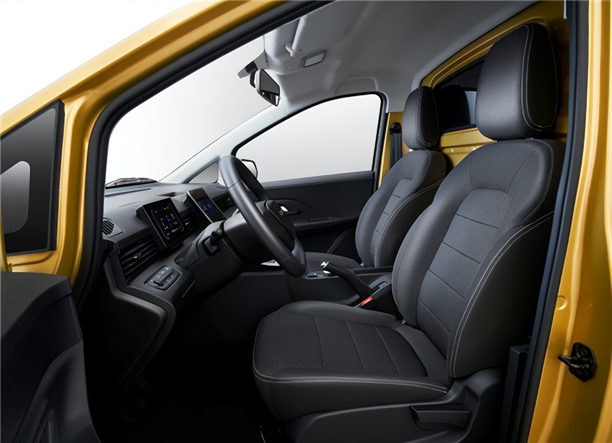 五菱菱势黄金卡纯电落地价,五菱菱势黄金仓顶配落地价