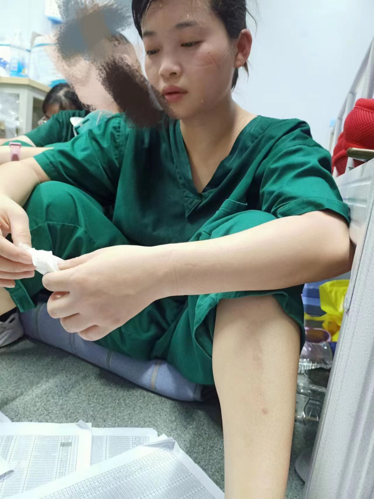 筑牢疫情防线守护百姓平安,投身防控一线践行五心服务使命