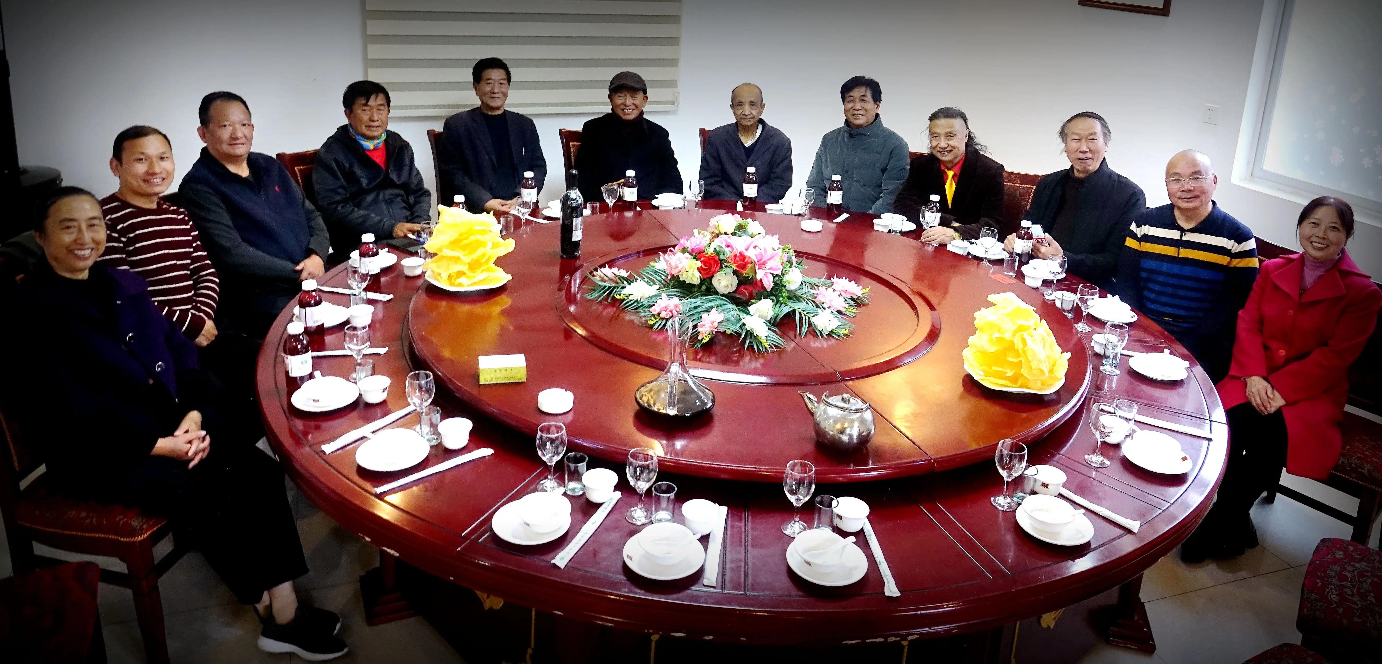 纪实：辞别三年疫情老友聚会祝贺教授新书文坛添花