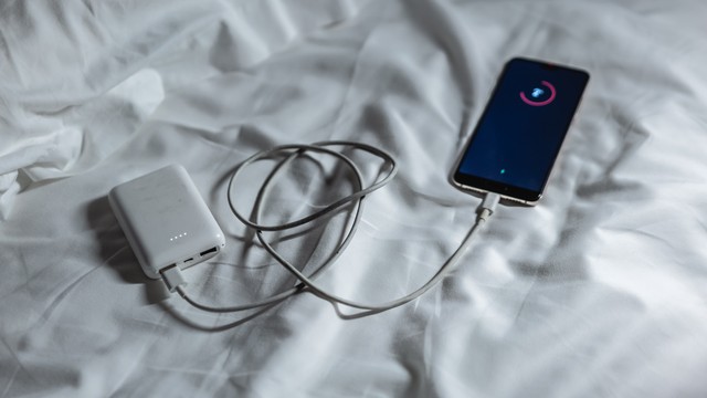 手机发热是芯片的原因吗,手机基带为什么会烧